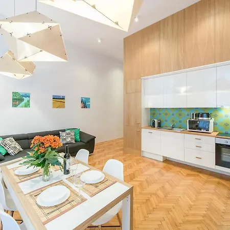 Oasis Paulay Ede Street * 부다페스트