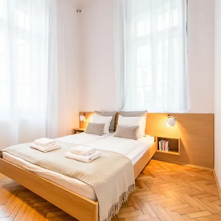 Oasis Paulay Ede Street Apartment
